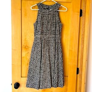 Knee length dress, zip back, with packets!